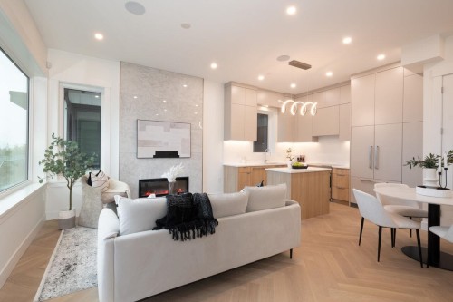 4426 4Th Avenue W, Vancouver, BC 