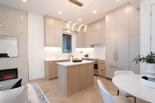 4426 4Th Avenue W, Vancouver, BC 