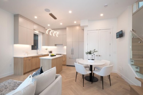 4426 4Th Avenue W, Vancouver, BC 