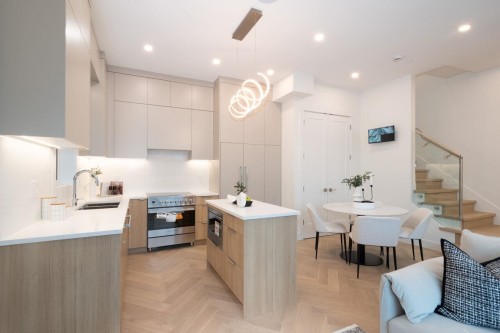 4426 4Th Avenue W, Vancouver, BC 