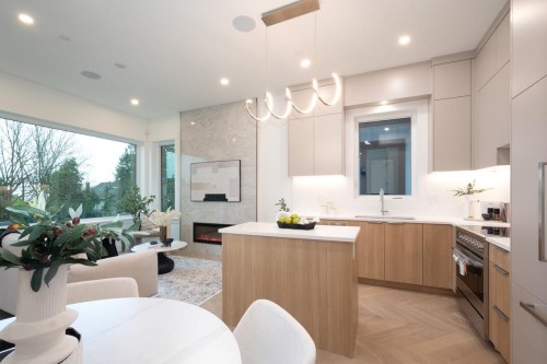 4426 4Th Avenue W, Vancouver, BC 