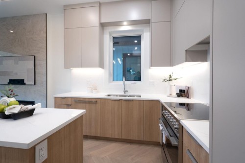 4426 4Th Avenue W, Vancouver, BC 