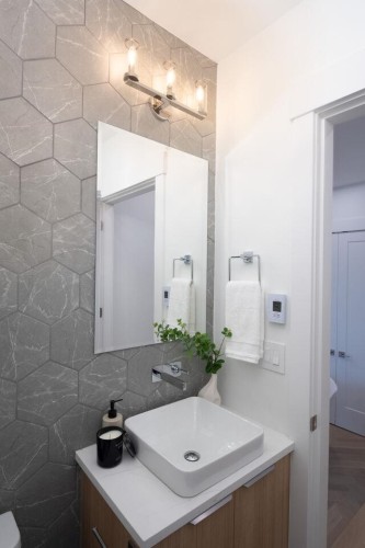 4426 4Th Avenue W, Vancouver, BC 