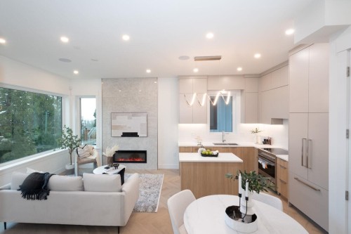 4426 4Th Avenue W, Vancouver, BC 