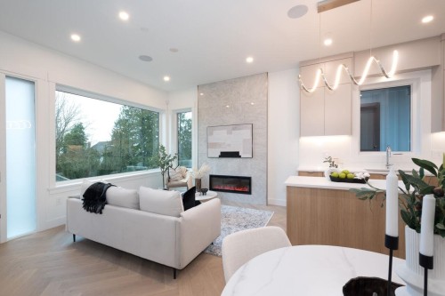 4426 4Th Avenue W, Vancouver, BC 