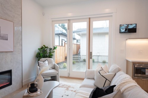 4424 4Th Avenue W, Vancouver, BC 