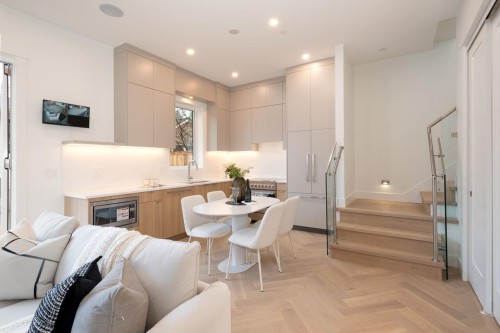 4424 4Th Avenue W, Vancouver, BC 