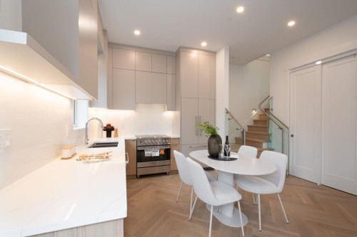 4424 4Th Avenue W, Vancouver, BC 