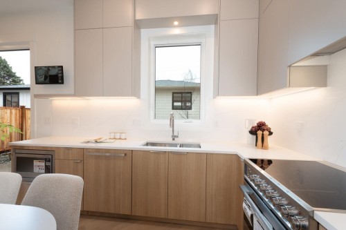 4424 4Th Avenue W, Vancouver, BC 