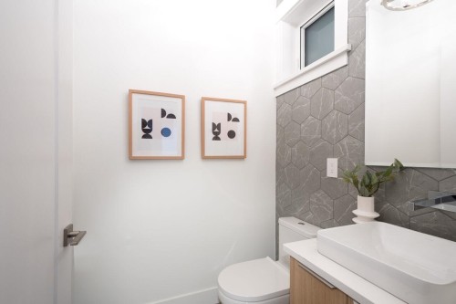 4424 4Th Avenue W, Vancouver, BC 