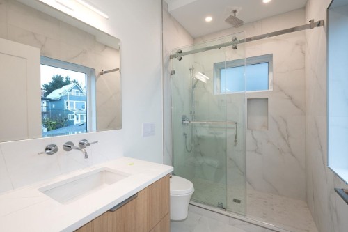 4424 4Th Avenue W, Vancouver, BC 