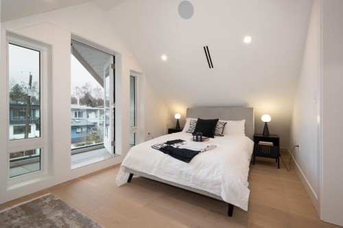 4424 4Th Avenue W, Vancouver, BC 