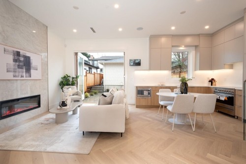 4424 4Th Avenue W, Vancouver, BC 