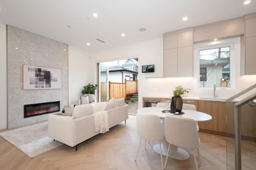 4424 4Th Avenue W, Vancouver, BC 