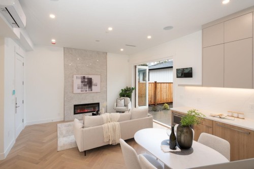 4424 4Th Avenue W, Vancouver, BC 