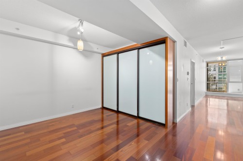 307-100 Esplanade Avenue E, North Vancouver, BC 