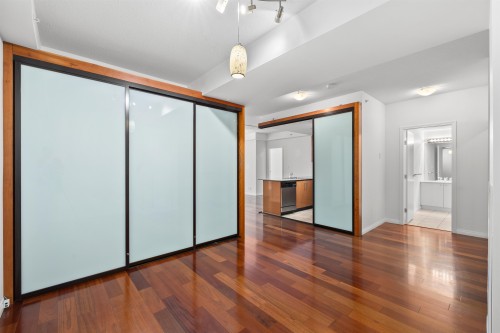 307-100 Esplanade Avenue E, North Vancouver, BC 