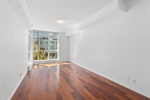 307-100 Esplanade Avenue E, North Vancouver, BC 