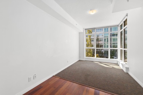 307-100 Esplanade Avenue E, North Vancouver, BC 