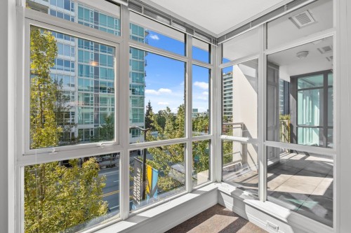 307-100 Esplanade Avenue E, North Vancouver, BC 