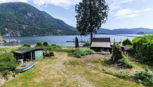 6 Brighton Beach, North Vancouver, BC 