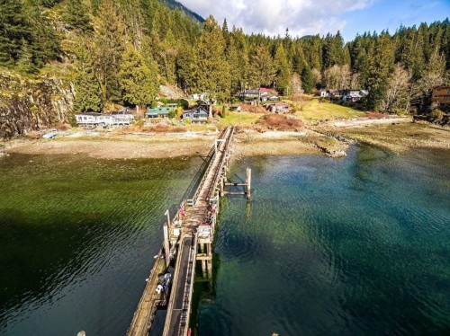 6 Brighton Beach, North Vancouver, BC 