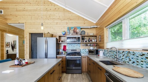 6 Brighton Beach, North Vancouver, BC 