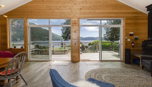 6 Brighton Beach, North Vancouver, BC 