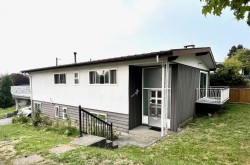 4695 Nanaimo Street  Vancouver, BC V5N 5J5