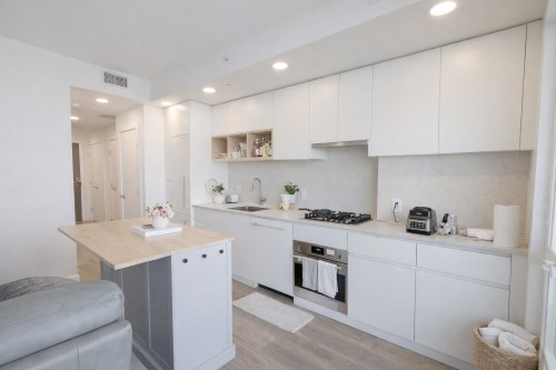 1003-4433 Alaska Street, Burnaby, BC 