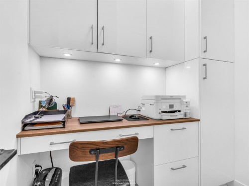 206-715 15Th Street W, North Vancouver, BC 