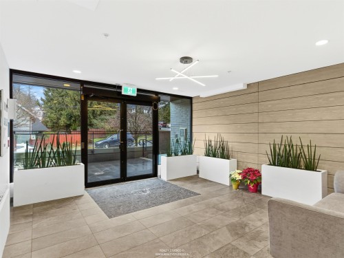 206-715 15Th Street W, North Vancouver, BC 