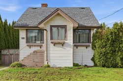 215 Eighth Avenue  New Westminster, BC V3L 1Y1