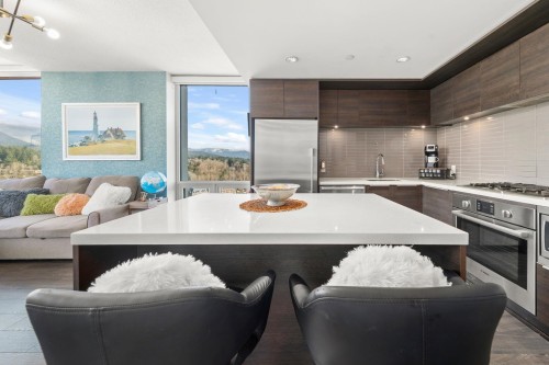 2202-1550 Fern Street, North Vancouver, BC 