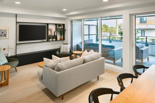 307-2419 Grant Street, Vancouver, BC 