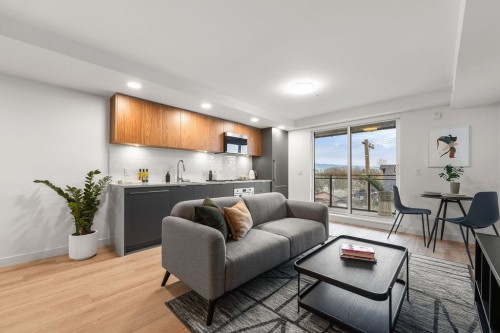 307-2419 Grant Street, Vancouver, BC 