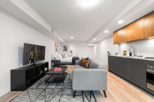 307-2419 Grant Street, Vancouver, BC 