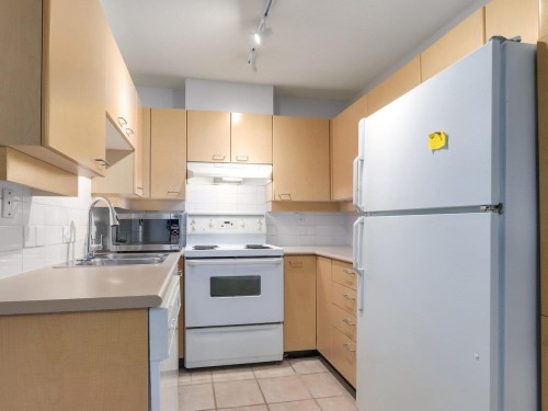 213-1989 Dunbar Street, Vancouver, BC 