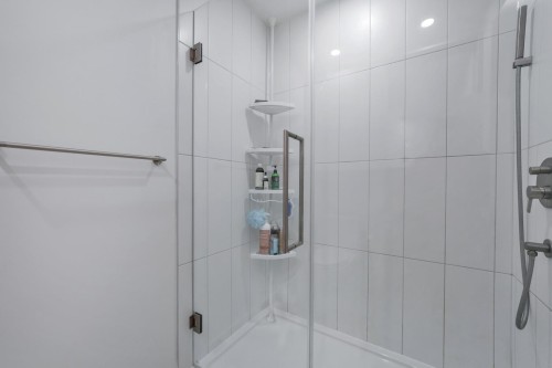 409-3596 Malsum Drive, North Vancouver, BC 