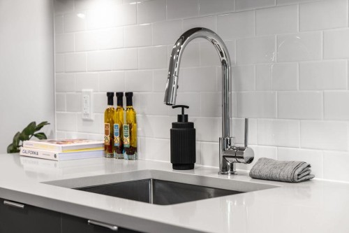 311-2419 Grant Street, Vancouver, BC 