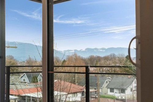 311-2419 Grant Street, Vancouver, BC 