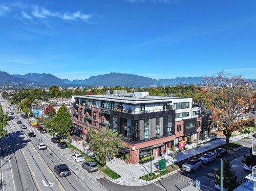 311-2419 Grant Street, Vancouver, BC 