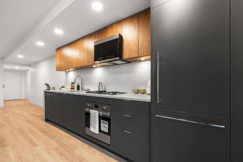 311-2419 Grant Street, Vancouver, BC 