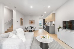 2425 Grant Street  Vancouver, BC V5K 3G5