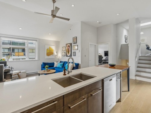 1681 Kitchener Street, Vancouver, BC 