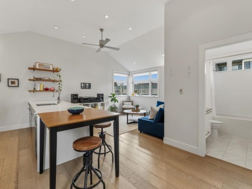 1681 Kitchener Street, Vancouver, BC 