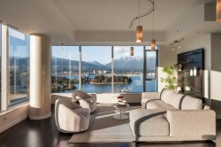 2201-277 Thurlow Street  Vancouver, BC V6C 0C1