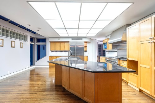 687 Beachview Drive, North Vancouver, BC 