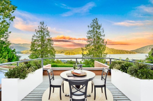 687 Beachview Drive, North Vancouver, BC 