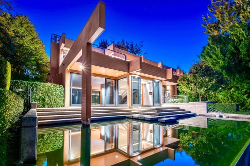 687 Beachview Drive, North Vancouver, BC 